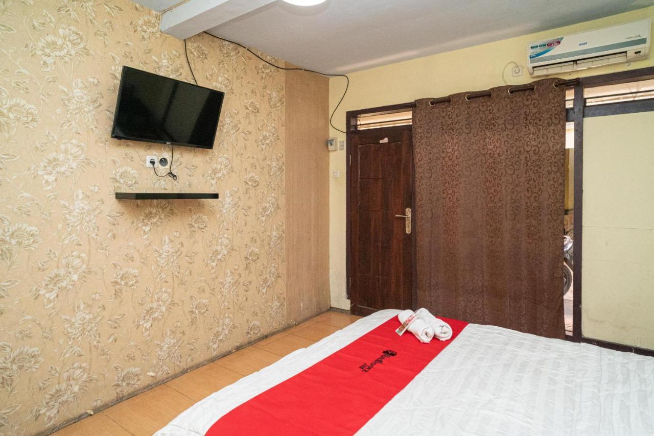 Reddoorz Near Cyber Mall Malang Exterior foto